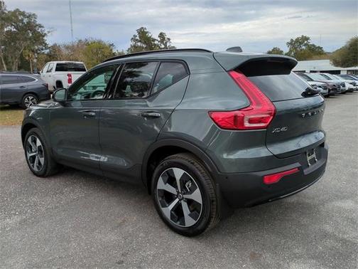 2026 Volvo XC40 B5 Plus