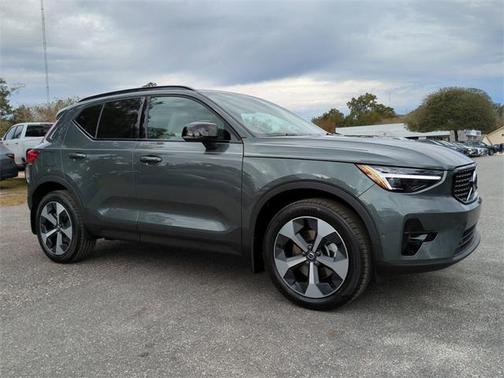 2026 Volvo XC40 B5 Plus