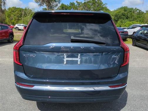 2025 Volvo XC90 B6 Plus 6-Seater