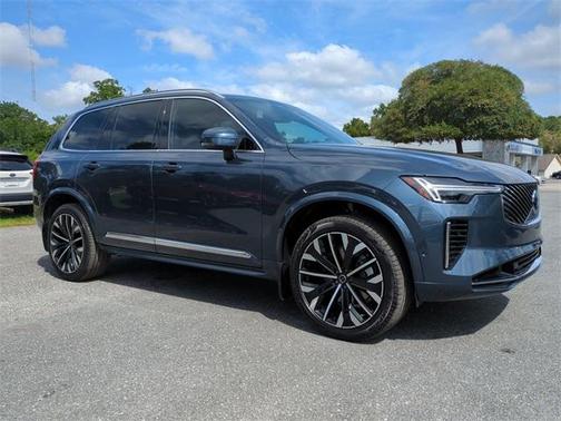 2025 Volvo XC90 B6 Plus 6-Seater