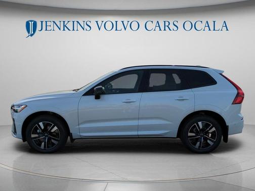 Crystal White 2026 Volvo XC60 B5 Plus