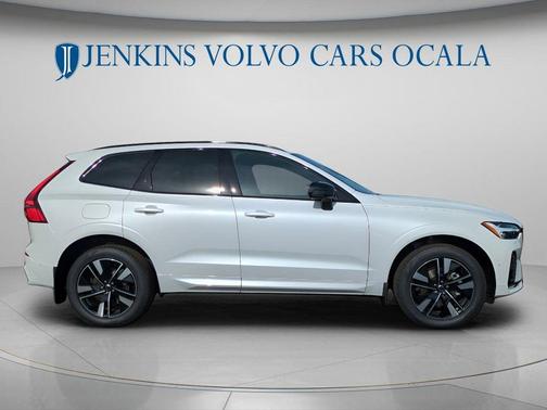 Crystal White 2026 Volvo XC60 B5 Plus