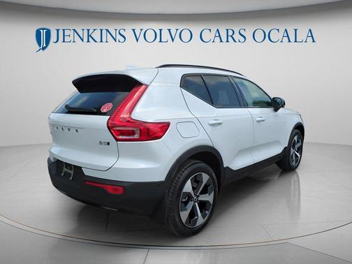 Crystal White 2026 Volvo XC40 B5 Plus