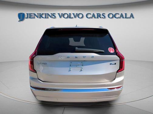 Bright 2026 Volvo XC90 B6 Plus 7-Seater