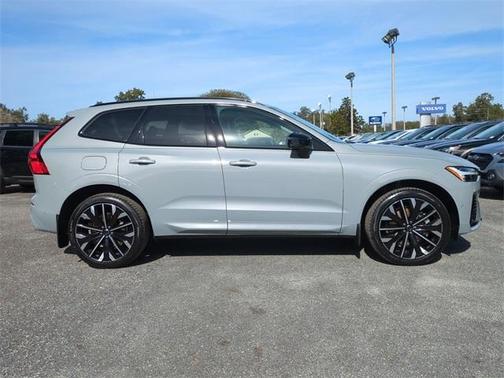 2026 Volvo XC60 Plug-In Hybrid T8 Ultra