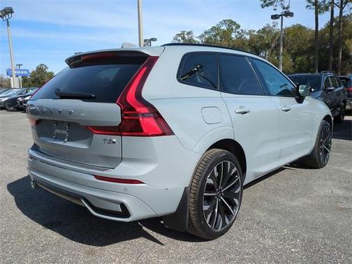2026 Volvo XC60 Plug-In Hybrid T8 Ultra