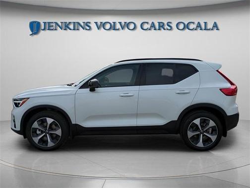 2026 Volvo XC40 B5 Plus