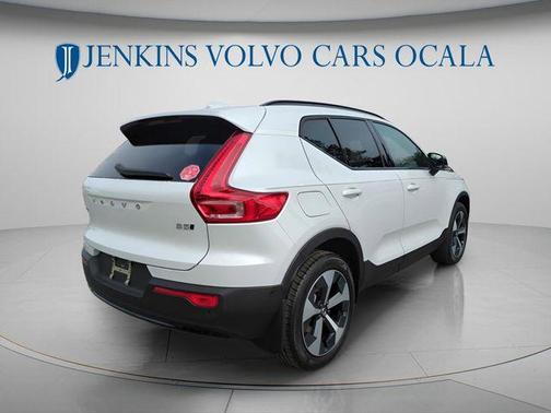 2026 Volvo XC40 B5 Plus