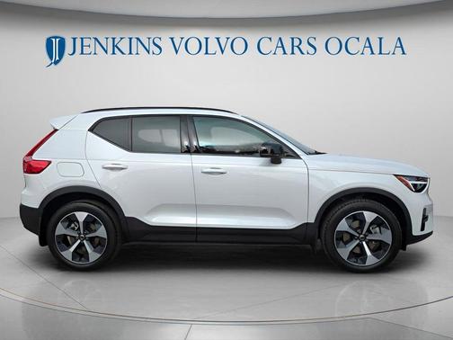 Crystal White 2026 Volvo XC40 B5 Plus