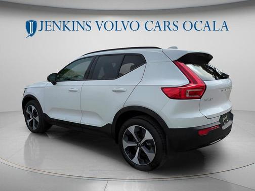 Crystal White 2026 Volvo XC40 B5 Plus