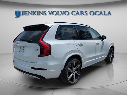 Crystal White Pearl 2026 Volvo XC90 B6 Ultra Dark Theme 7-Seater