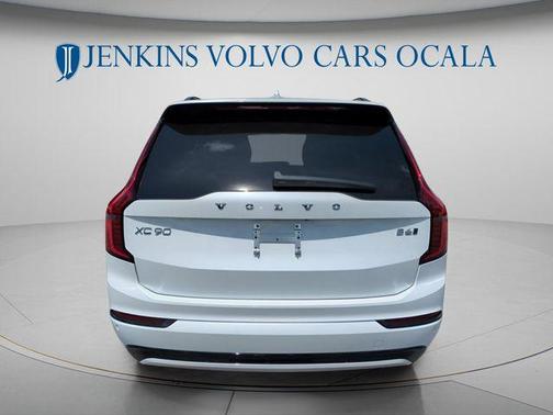 Crystal White Pearl 2026 Volvo XC90 B6 Ultra Dark Theme 7-Seater