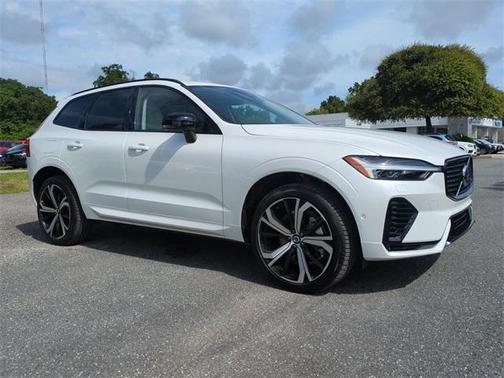 2025 Volvo XC60 Plug-In Hybrid T8 Ultra