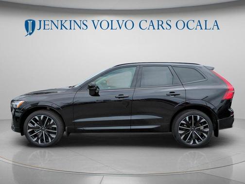 Onyx Black Metallic 2026 Volvo XC60 B5 Ultra