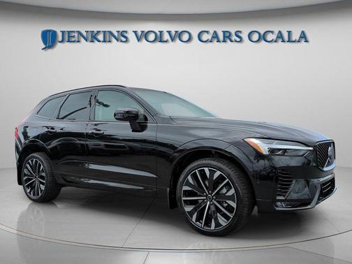 Onyx Black Metallic 2026 Volvo XC60 B5 Ultra
