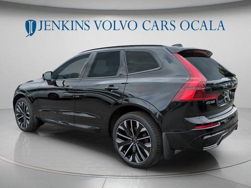 Onyx Black Metallic 2026 Volvo XC60 B5 Ultra