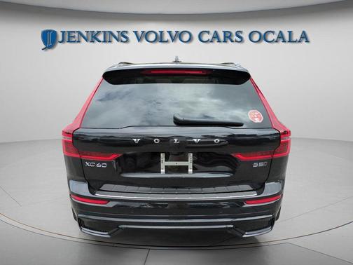Onyx Black Metallic 2026 Volvo XC60 B5 Ultra
