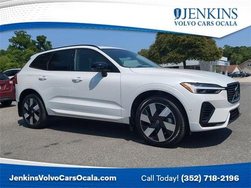 2024 Volvo XC60 Recharge Plug-In Hybrid T8 Plus Dark Theme