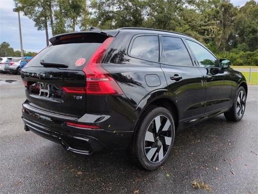 2025 Volvo XC60 Plug-In Hybrid T8 Plus