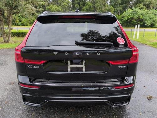2025 Volvo XC60 Plug-In Hybrid T8 Plus