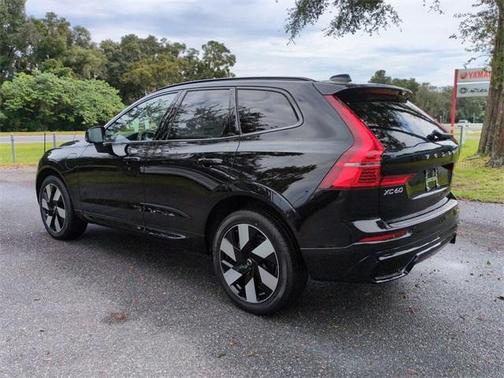2025 Volvo XC60 Plug-In Hybrid T8 Plus