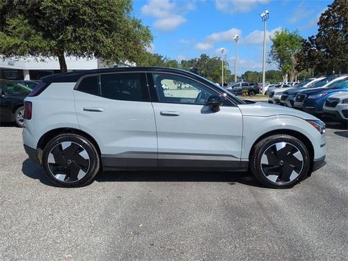 2025 Volvo EX30 Twin Motor Plus