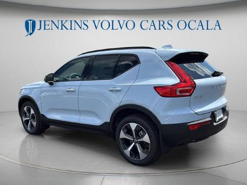 Cloud 9 White 2026 Volvo XC40 B5 Plus