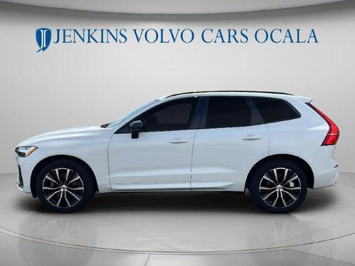 Crystal White 2024 Volvo XC60 B5 Plus Dark Theme