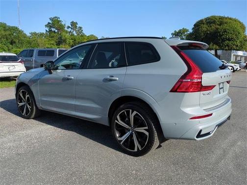 2025 Volvo XC60 Plug-In Hybrid T8 Ultra