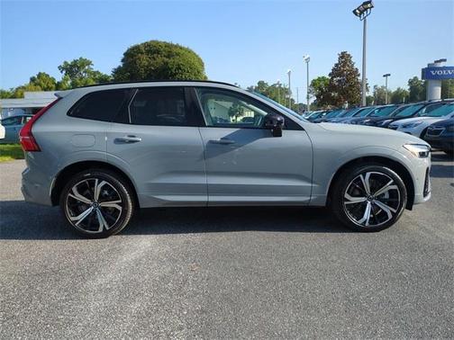 2025 Volvo XC60 Plug-In Hybrid T8 Ultra