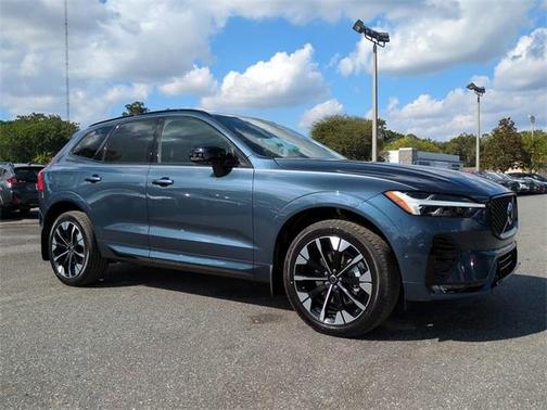 2026 Volvo XC60 B5 Plus