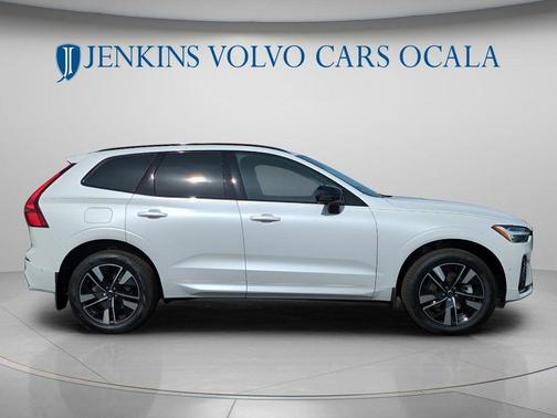 Crystal White 2026 Volvo XC60 B5 Plus