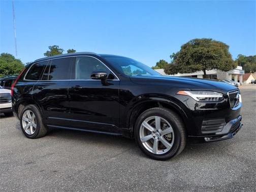 2022 Volvo XC90 T5 Momentum 7 Passenger