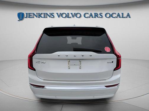 Crystal White Pearl 2026 Volvo XC90 B6 Plus 7-Seater