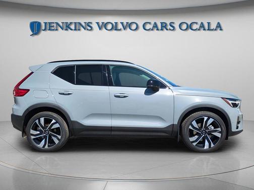 Gray Metallic 2026 Volvo XC40 B5 Ultra