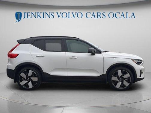 Crystal White 2024 Volvo XC40 Recharge Pure Electric Twin Ultimate