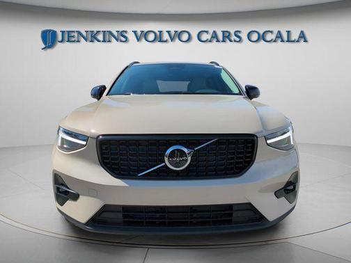 2026 Volvo XC40 B5 Ultra