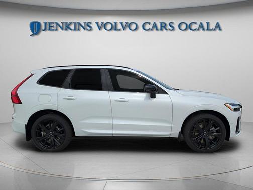 Crystal White 2026 Volvo XC60 B5 Ultra Black Edition