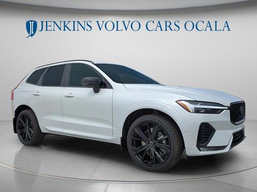 Crystal White 2026 Volvo XC60 B5 Ultra Black Edition