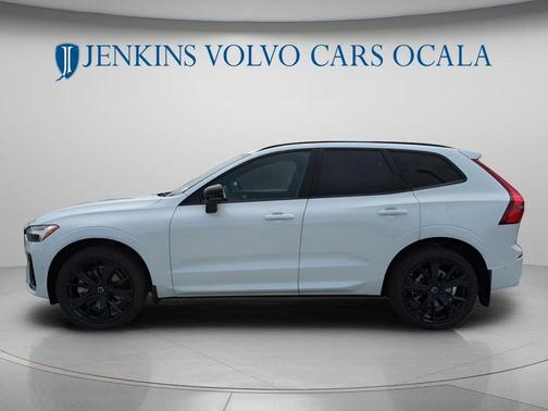 Crystal White 2026 Volvo XC60 B5 Ultra Black Edition