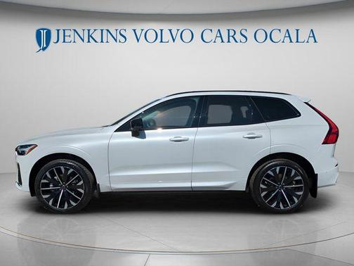 Crystal White 2026 Volvo XC60 B5 Ultra