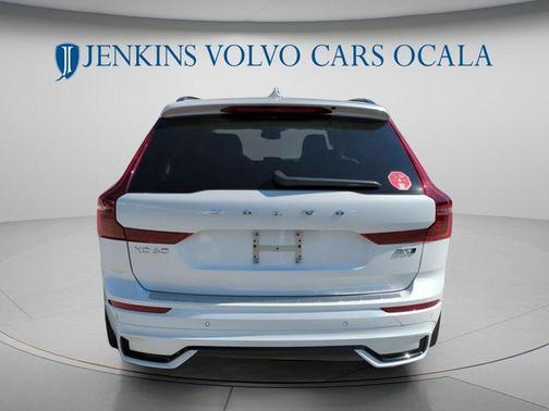 Crystal White 2026 Volvo XC60 B5 Ultra