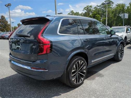 2025 Volvo XC90 B5 Plus 7-Seater