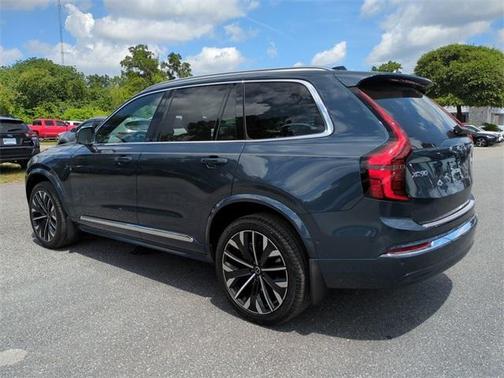 2025 Volvo XC90 B5 Plus 7-Seater