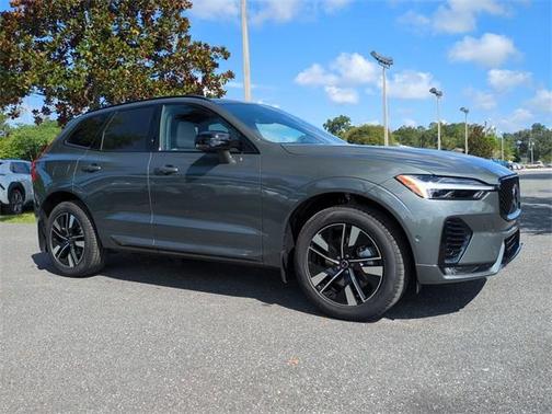 2026 Volvo XC60 B5 Plus