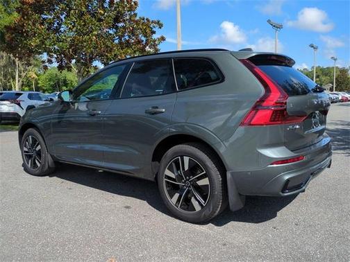 2026 Volvo XC60 B5 Plus