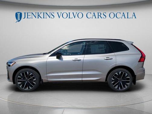 Bright 2026 Volvo XC60 B5 Ultra