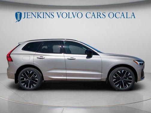 Bright 2026 Volvo XC60 B5 Ultra
