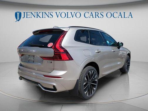 Bright 2026 Volvo XC60 B5 Ultra