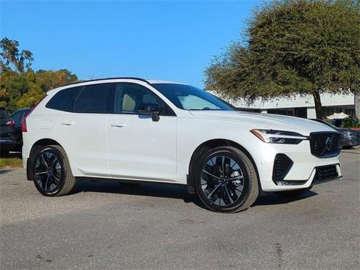 2026 Volvo XC60 B5 Plus